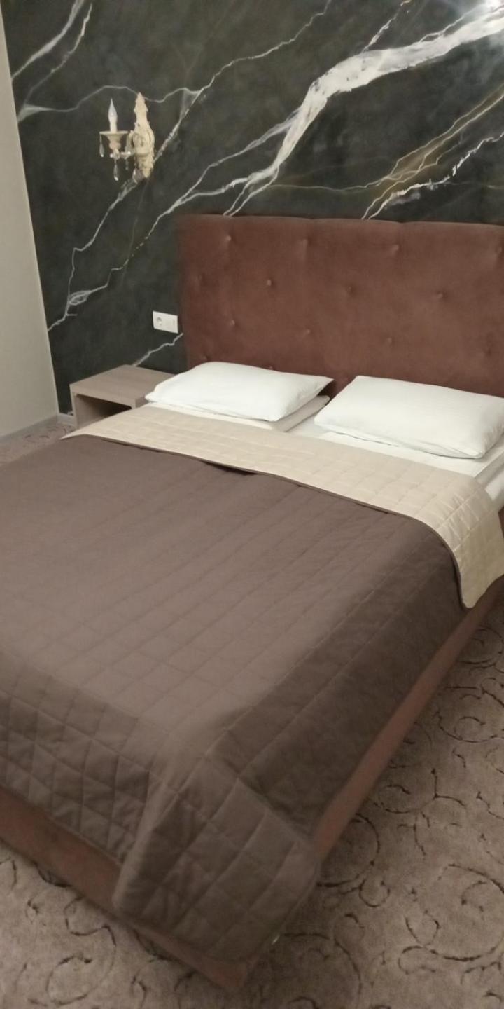 Mon Ami Hotel Ivano-Frankivszk Kültér fotó