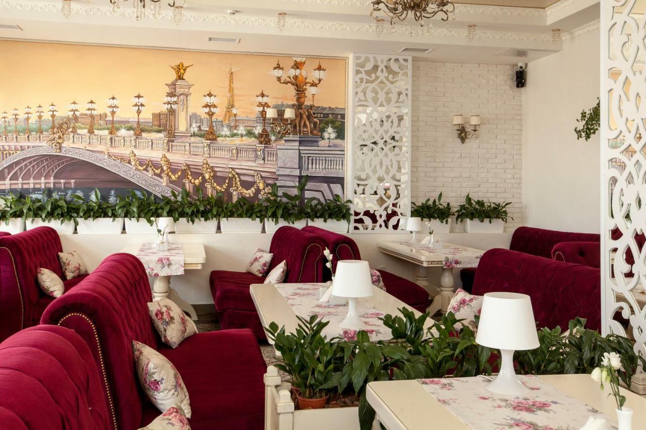 Mon Ami Hotel Ivano-Frankivszk Kültér fotó